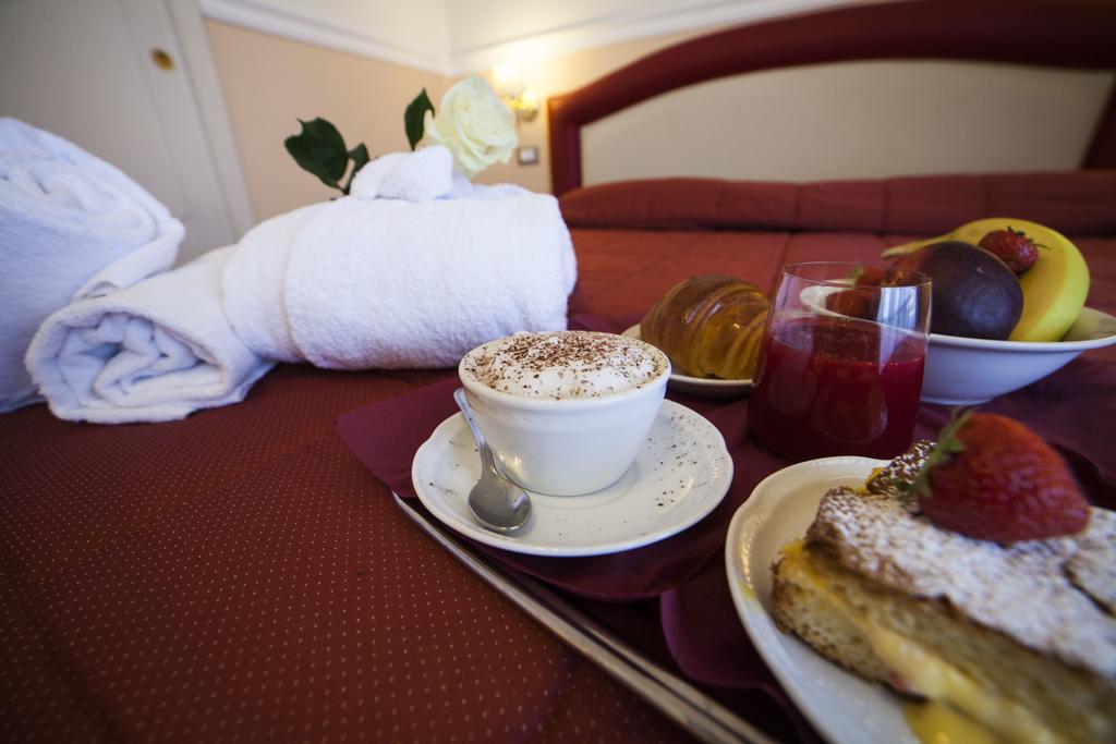 Hotel Gran Duca Livorno Kültér fotó